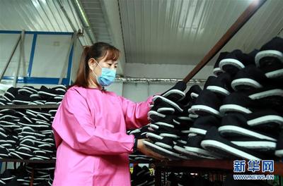 河北广宗:“扶贫微工厂”助脱贫