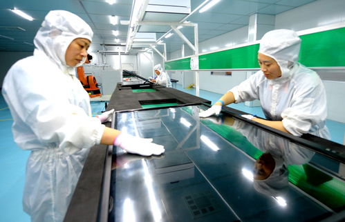 近日,位于河北省鸡泽县的钦舜智能科技(河北)员工在加工产品。河北日报记者杜柏桦摄影报道